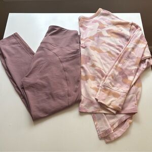 Old Navy Active Mauve Leggings Size M Top has open back